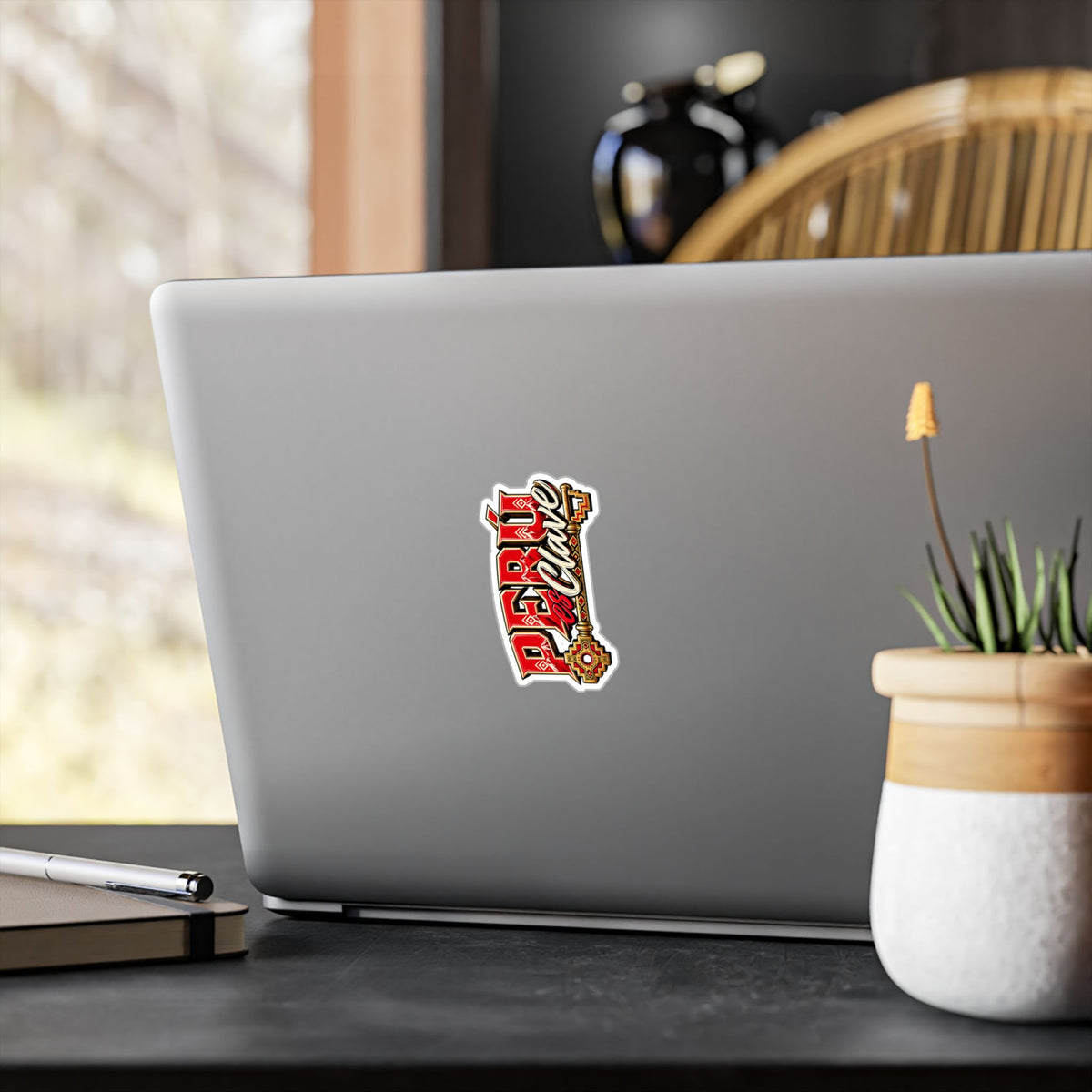 Best Perú es Clave Sticker - Gold Key Andean Vinyl Decal